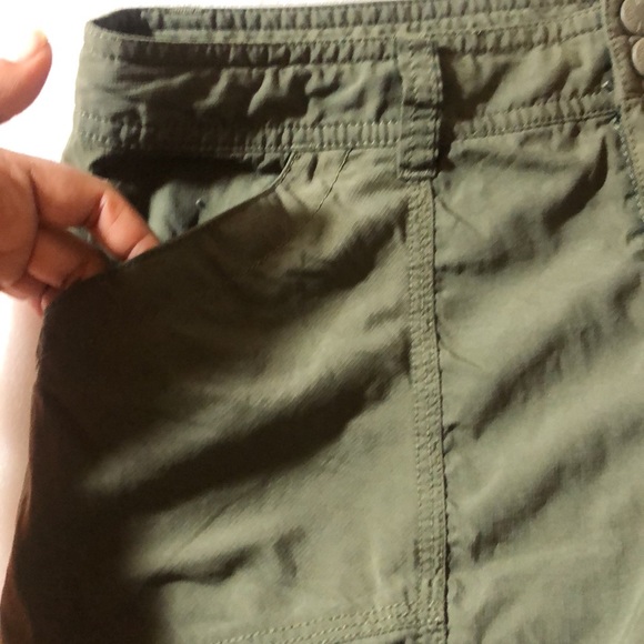 The North Face women's hiking shorts-size 12. Olive green color - Picture 4 of 12